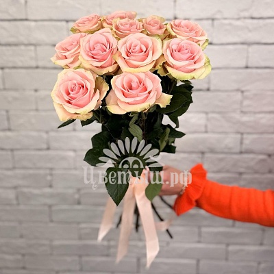 Букет 11 роз Эквадор «Absolut In Pink»