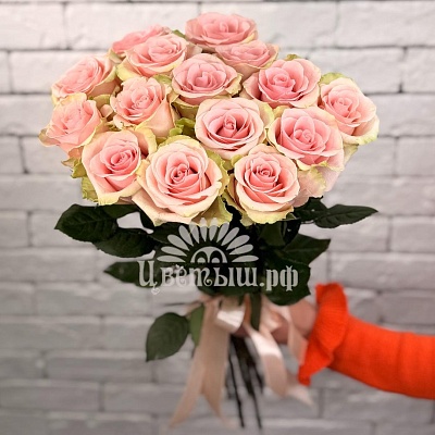 Букет 15 роз Эквадор «Absolut In Pink»