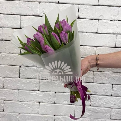 Букет 15 сиреневых тюльпанов 