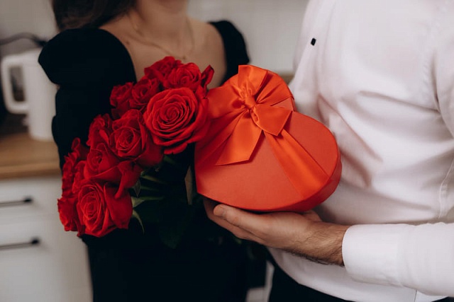 Какой букет подарить девушке на первом свидании?