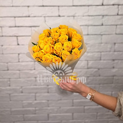 Букет 21 желтая роза в упаковке