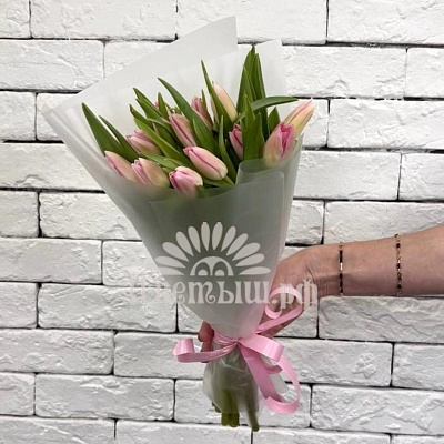 Букет 15 нежно-розовых тюльпанов 