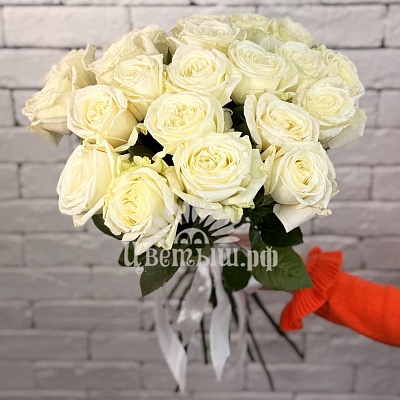 Букет 21 роза Эквадор «Playa Blanca»