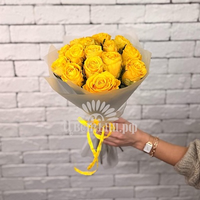 Букет из 15 желтых роз в упаковке