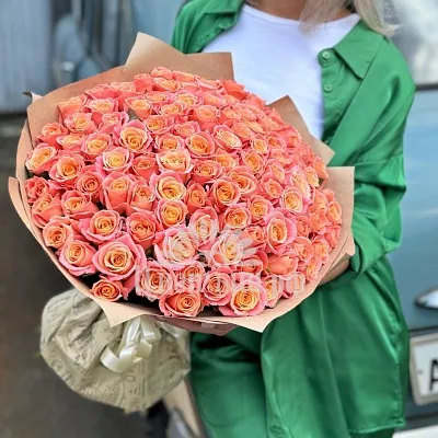 Букет 101 роза «Miss Piggy»