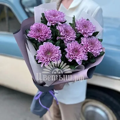 Букет 7 хризантем «Ksenia»