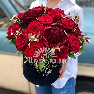 Композиция в шляпной коробке «Wonderfull»